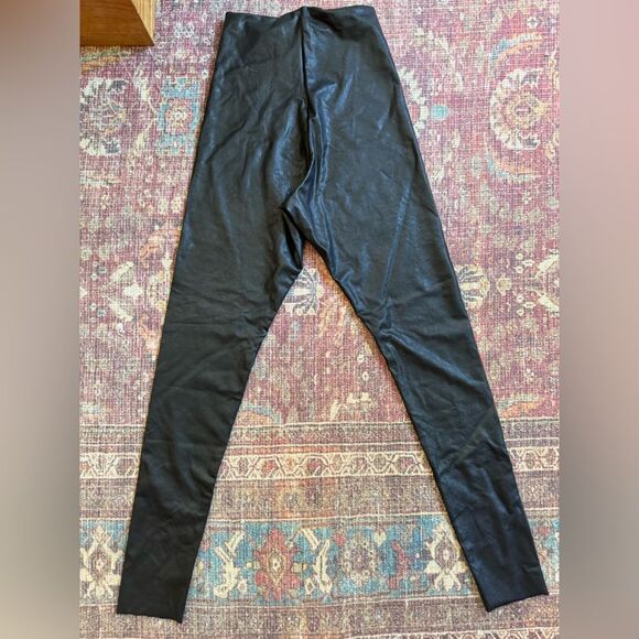 Commando Women’s Small Black faux leather leggings - Picture 7 of 7